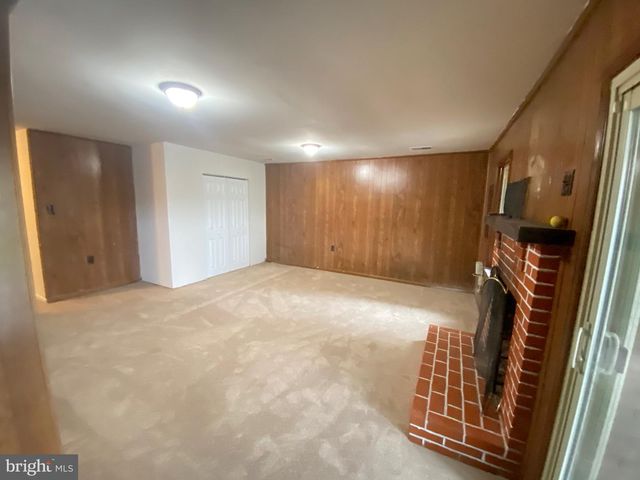 12116 STALLION CT, Woodbridge, VA 22192