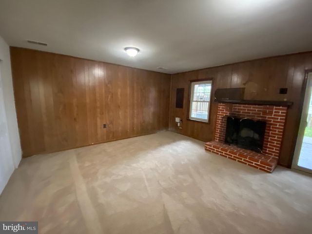 12116 STALLION CT, Woodbridge, VA 22192
