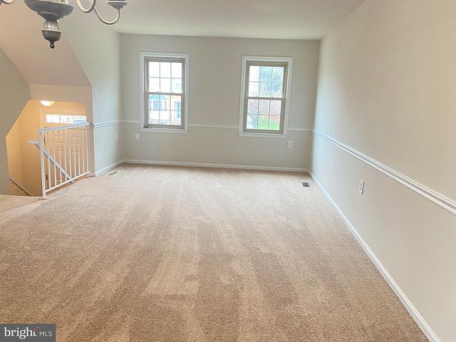 12116 STALLION CT, Woodbridge, VA 22192