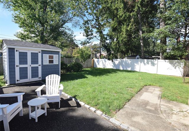 57 Scarcliffe Drive, Malverne, NY 11565