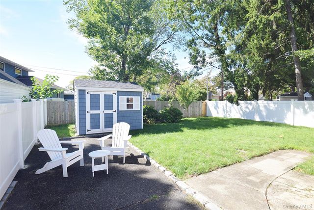 57 Scarcliffe Drive, Malverne, NY 11565