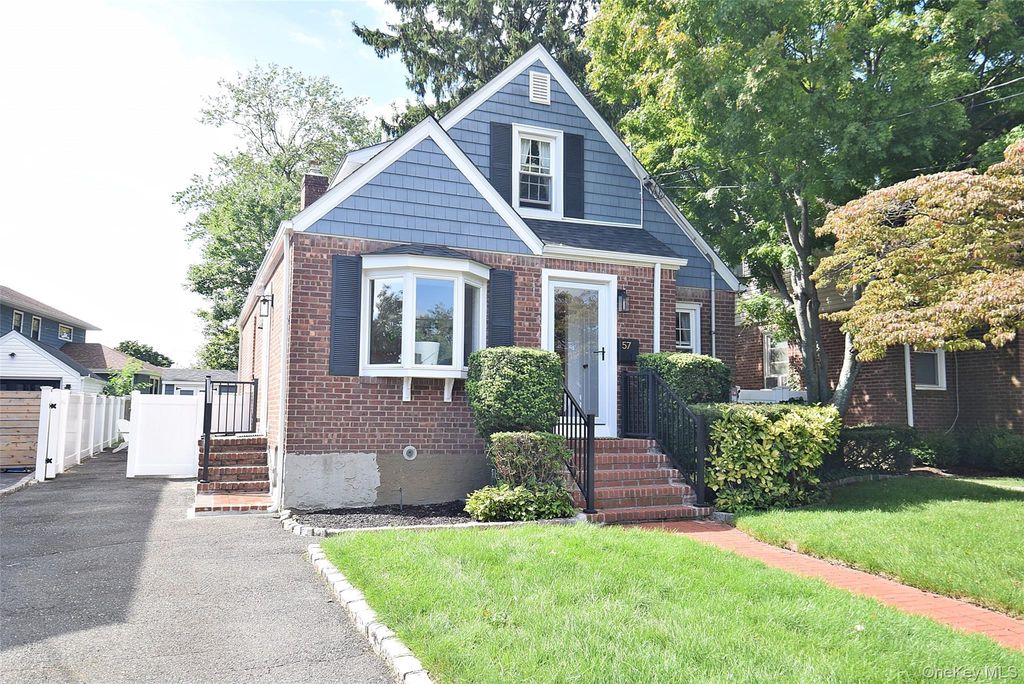 57 Scarcliffe Drive, Malverne, NY 11565
