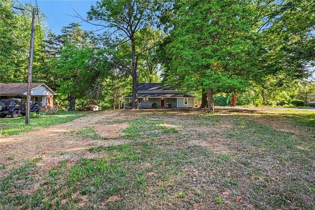 4534 Rocklane Drive, Walkertown, NC 27051
