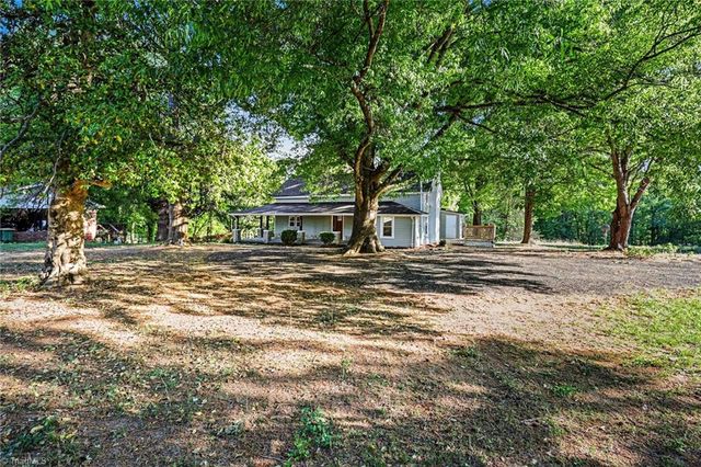 4534 Rocklane Drive, Walkertown, NC 27051