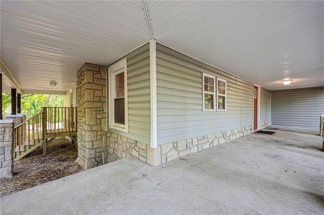 4534 Rocklane Drive, Walkertown, NC 27051