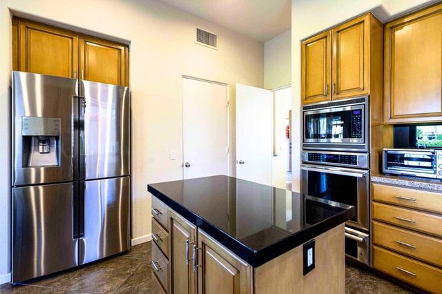 413 White Horse Trail, Palm Desert, CA 92211