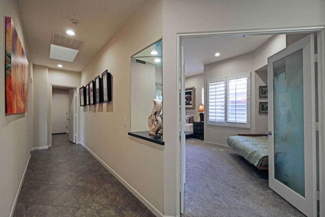 413 White Horse Trail, Palm Desert, CA 92211