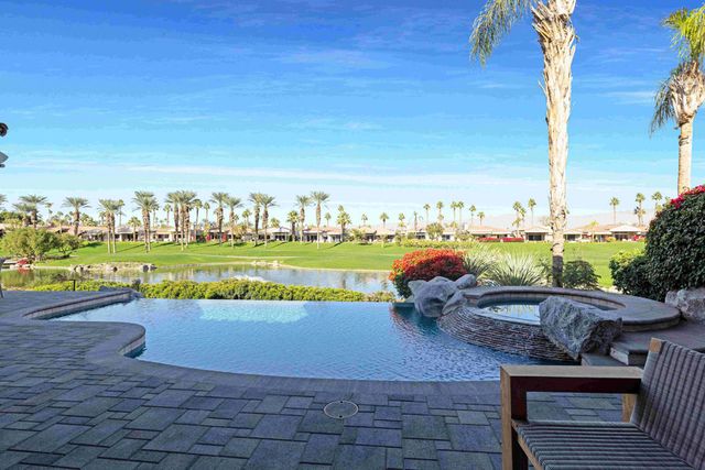 413 White Horse Trail, Palm Desert, CA 92211