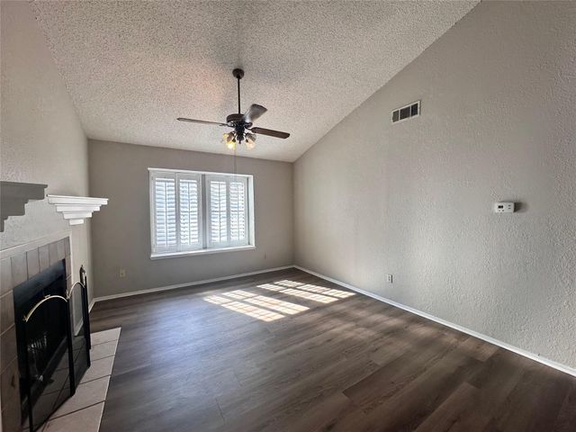 1411 Gracy Farms LN 102, Austin, TX 78758