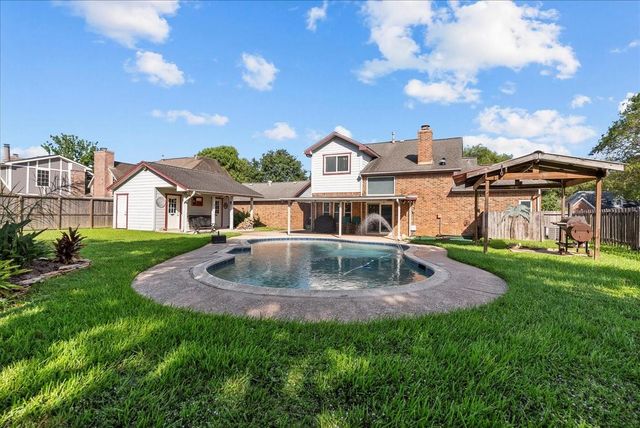 1016 Glenshannon Avenue, Friendswood, TX 77546