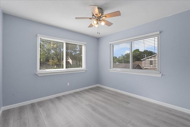 1016 Glenshannon Avenue, Friendswood, TX 77546