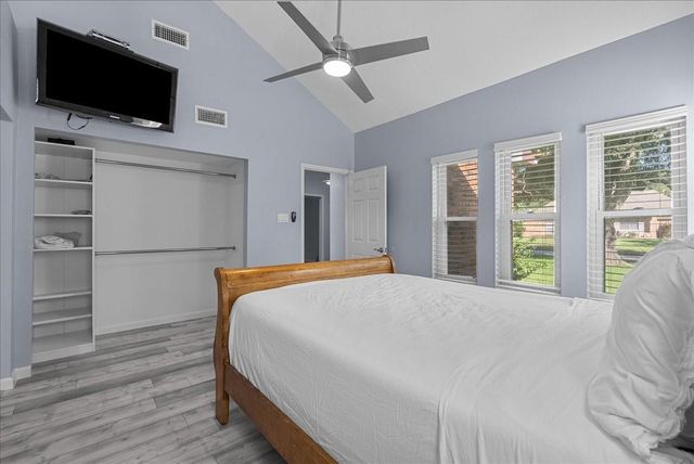 1016 Glenshannon Avenue, Friendswood, TX 77546