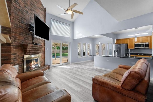 1016 Glenshannon Avenue, Friendswood, TX 77546