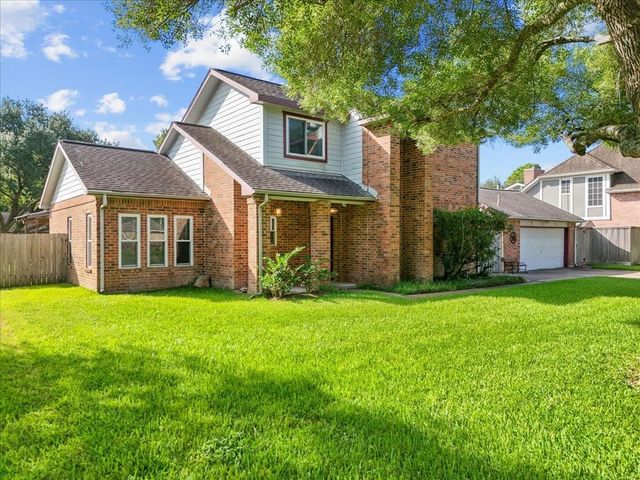 1016 Glenshannon Avenue, Friendswood, TX 77546
