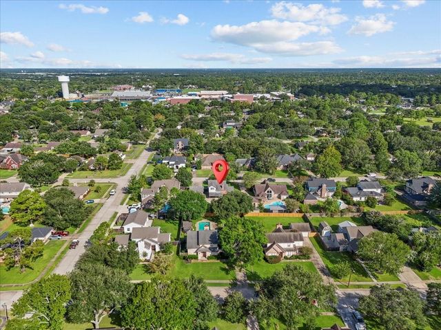1016 Glenshannon Avenue, Friendswood, TX 77546