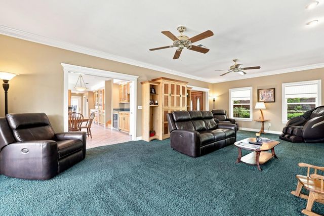 180 Rainbow Valley Ln, Newcastle, CA 95658