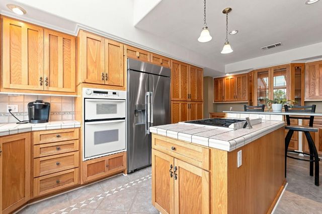 180 Rainbow Valley Ln, Newcastle, CA 95658