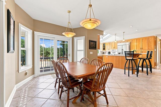 180 Rainbow Valley Ln, Newcastle, CA 95658