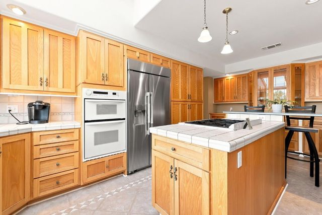 180 Rainbow Valley Ln, Newcastle, CA 95658