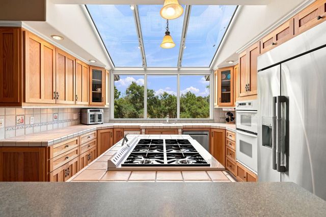 180 Rainbow Valley Ln, Newcastle, CA 95658