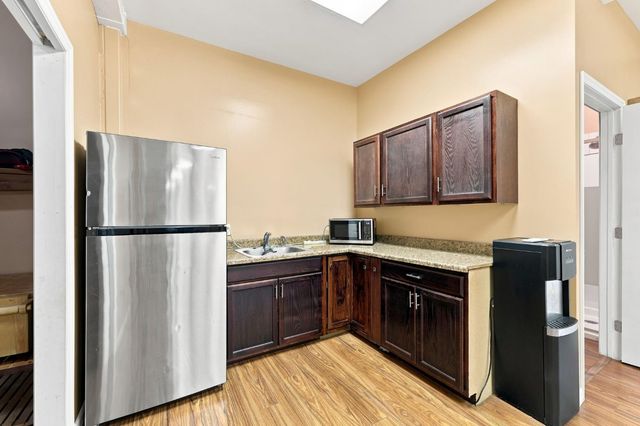 180 Rainbow Valley Ln, Newcastle, CA 95658