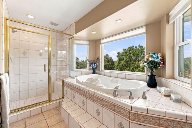180 Rainbow Valley Ln, Newcastle, CA 95658