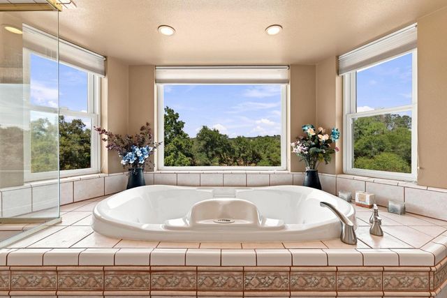 180 Rainbow Valley Ln, Newcastle, CA 95658