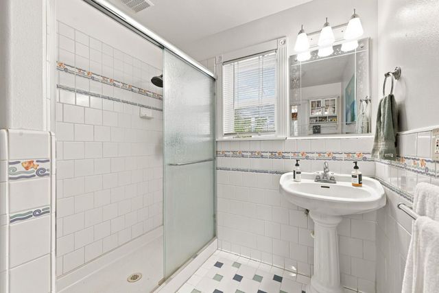 180 Rainbow Valley Ln, Newcastle, CA 95658