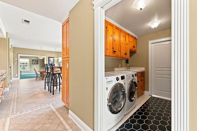 180 Rainbow Valley Ln, Newcastle, CA 95658