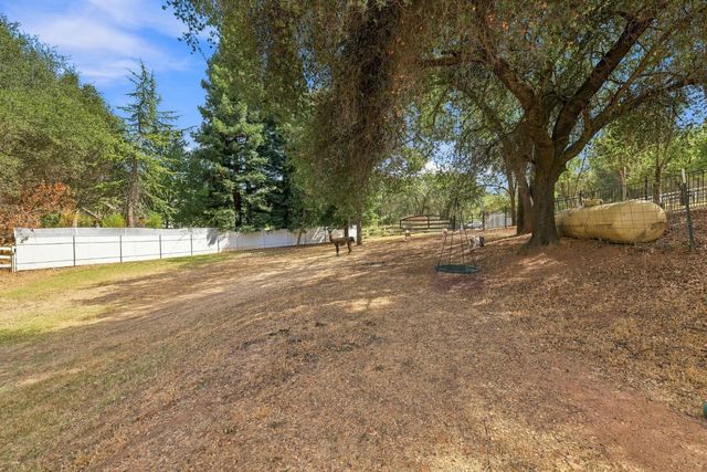 180 Rainbow Valley Ln, Newcastle, CA 95658