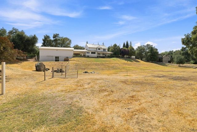 180 Rainbow Valley Ln, Newcastle, CA 95658