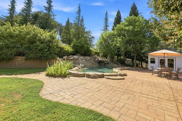 180 Rainbow Valley Ln, Newcastle, CA 95658