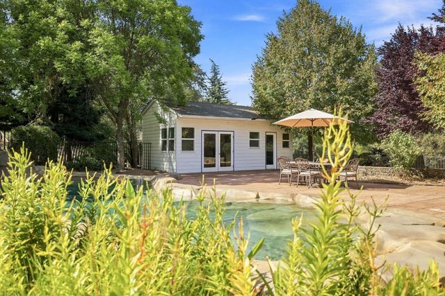 180 Rainbow Valley Ln, Newcastle, CA 95658