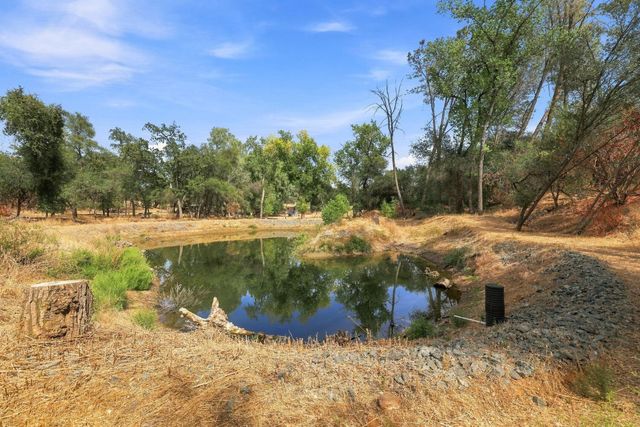180 Rainbow Valley Ln, Newcastle, CA 95658
