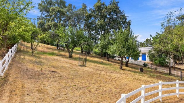 180 Rainbow Valley Ln, Newcastle, CA 95658