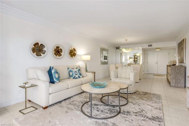 4451 Gulf Shore BLVD N 406, Naples, FL 34103