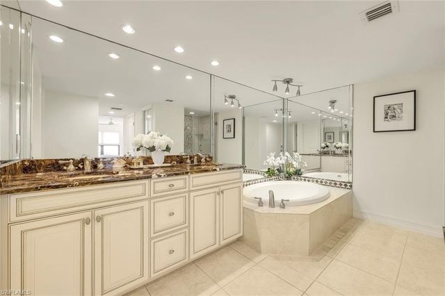 4451 Gulf Shore BLVD N 406, Naples, FL 34103