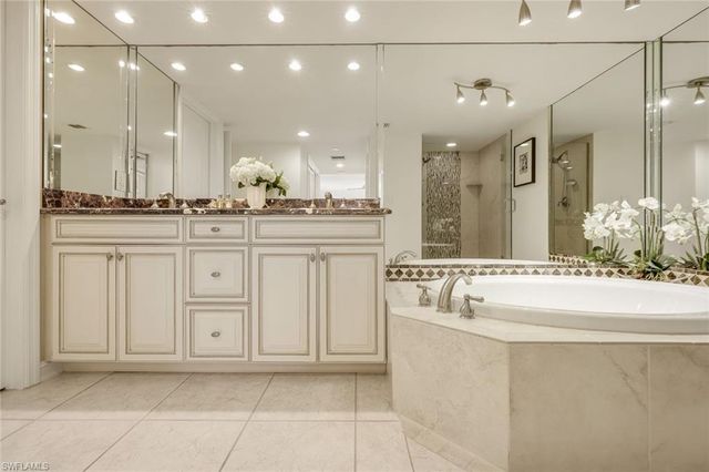 4451 Gulf Shore BLVD N 406, Naples, FL 34103