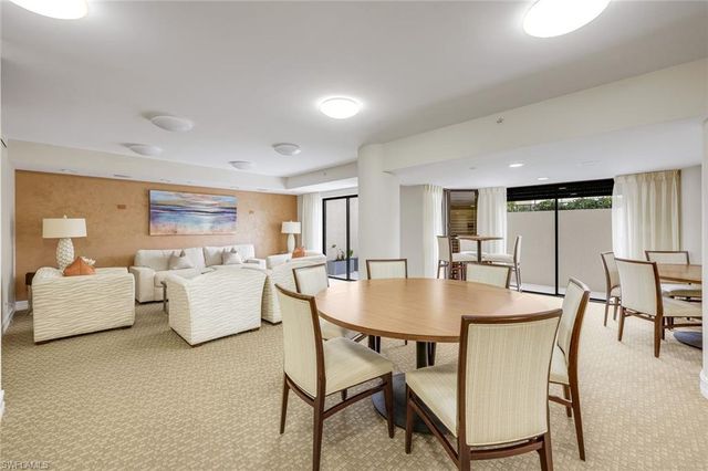 4451 Gulf Shore BLVD N 406, Naples, FL 34103