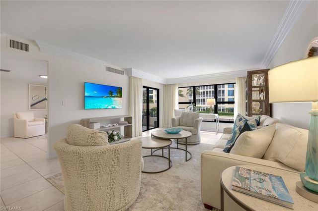 4451 Gulf Shore BLVD N 406, Naples, FL 34103