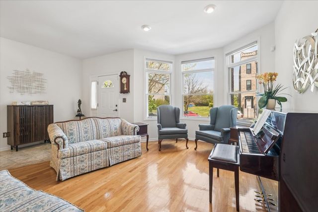 4538 S Saint Lawrence Avenue, Chicago, IL 60653