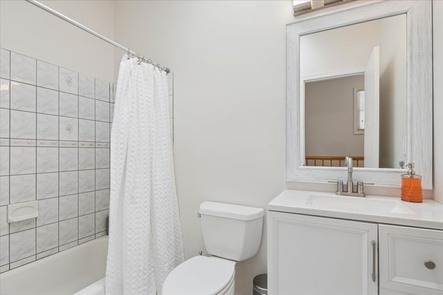 4538 S Saint Lawrence Avenue, Chicago, IL 60653