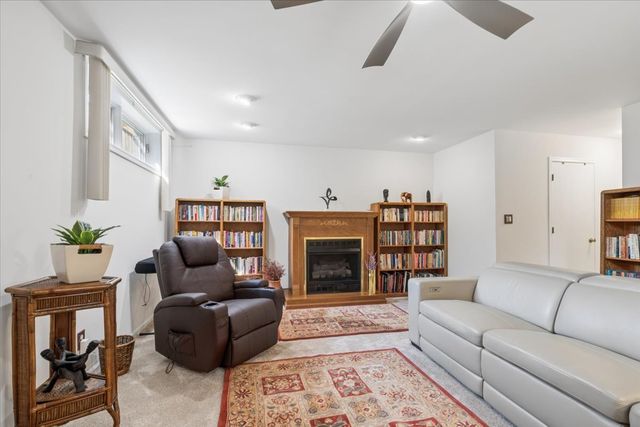 4538 S Saint Lawrence Avenue, Chicago, IL 60653