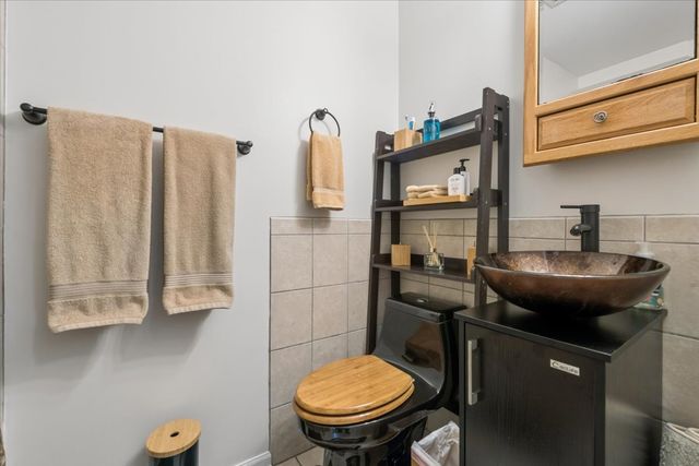 4538 S Saint Lawrence Avenue, Chicago, IL 60653