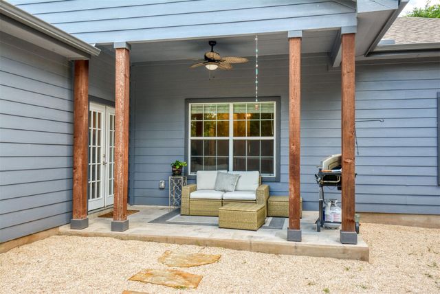 139 Waikakaaua DR, Bastrop, TX 78602