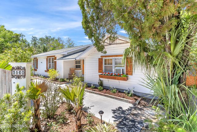 3560 MARTIN Avenue, Mount Dora, FL 32757