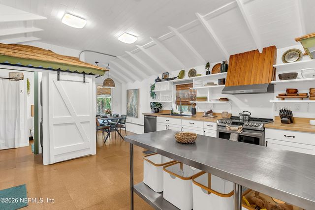 3560 MARTIN Avenue, Mount Dora, FL 32757