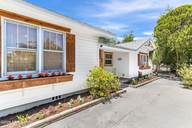 3560 MARTIN Avenue, Mount Dora, FL 32757