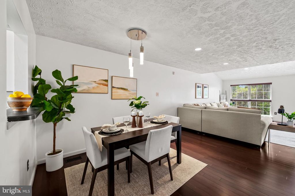 Image 11 of property listing at 518 JUNE APPLE CT, Abingdon, MD 21009