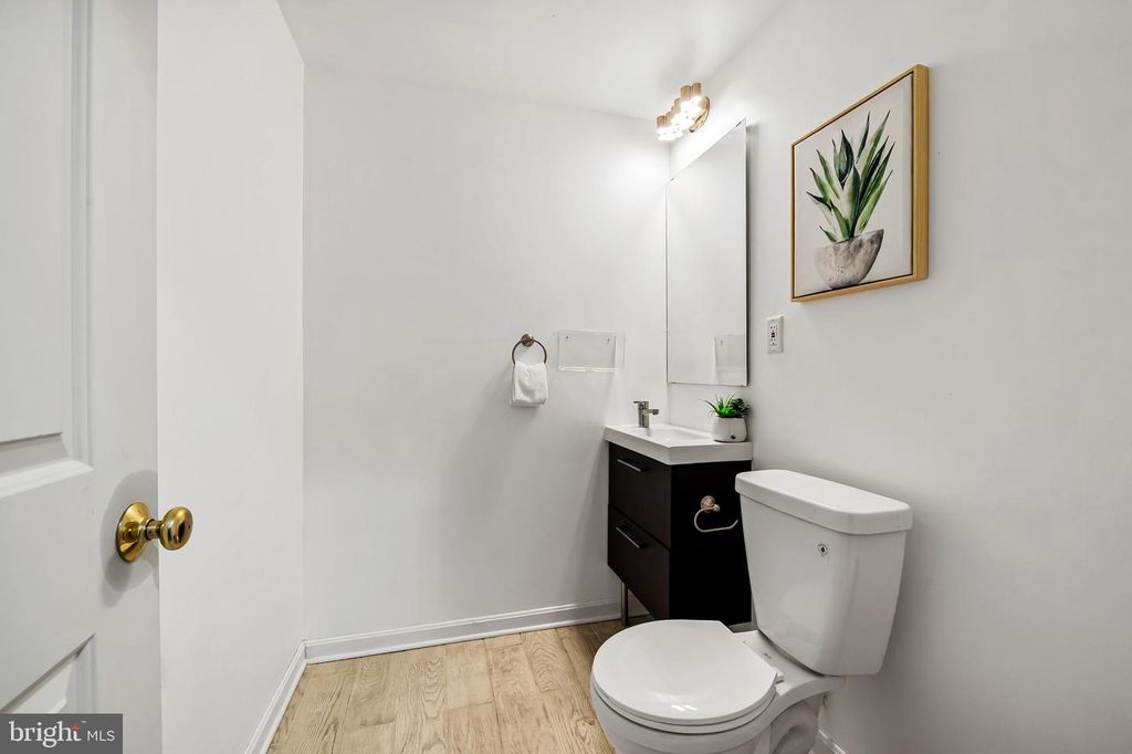 Image 14 of property listing at 518 JUNE APPLE CT, Abingdon, MD 21009